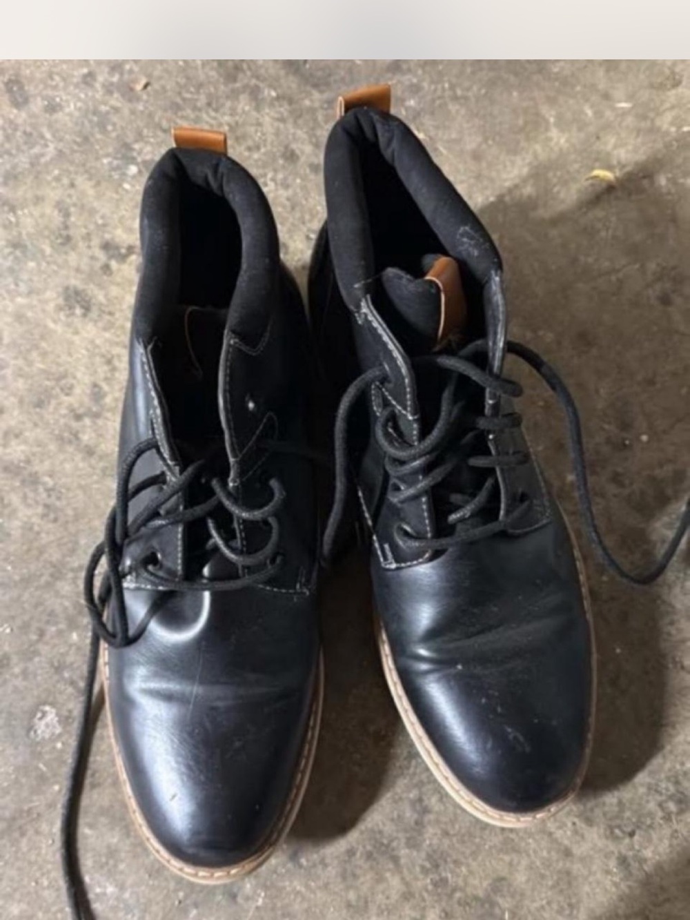 Men's Black Lace-Up Derby Shoes with Contrast Welt